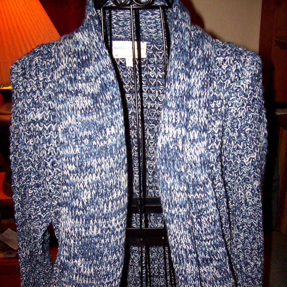 NWT Size Medium Blue/White Crocheted Sweater Wrap
